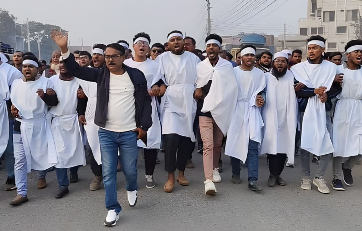 রাশেদ খানকে অবাঞ্ছিত ঘোষণা করে কালীগঞ্জে বিএনপির বিক্ষোভ
