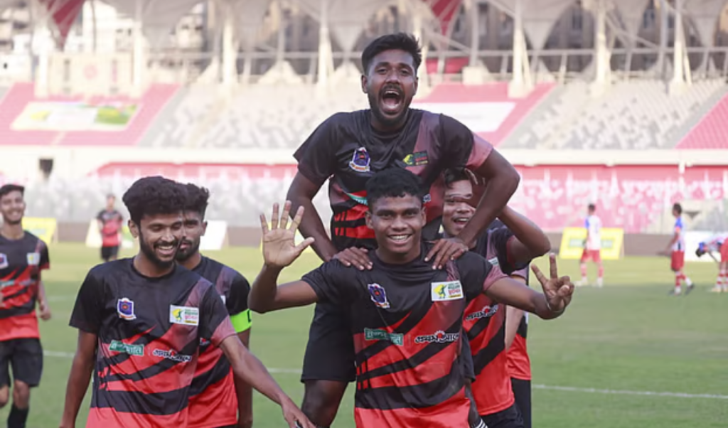 সাইফের হ্যাটট্রিক ও টুডুর জোড়া গোলে ফাইনালে গণ বিশ্ববিদ্যালয় 2 সাইফের হ্যাটট্রিক ও টুডুর জোড়া গোলে ফাইনালে গণ বিশ্ববিদ্যালয় 1765639659 সাইফের হ্যাটট্রিক ও টুডুর জোড়া গোলে ফাইনালে গণ বিশ্ববিদ্যালয়