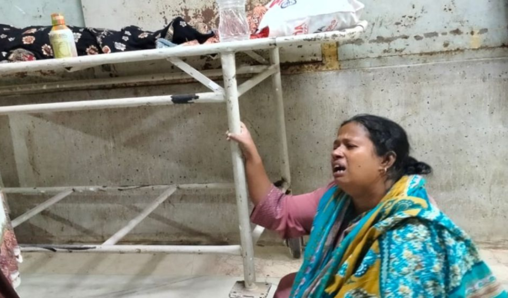 সাভারে অ্যান্টিভেনমের অভাবে শিশুর মৃত্যু 1765345458 সাভারে অ্যান্টিভেনমের অভাবে শিশু মৃত্যুর ঘটনা
