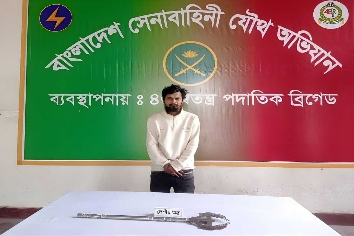 সেনাবাহিনীর অভিযানেই ধরা পড়ল কুখ্যাত সন্ত্রাসী বেন কিউ হৃদয়
