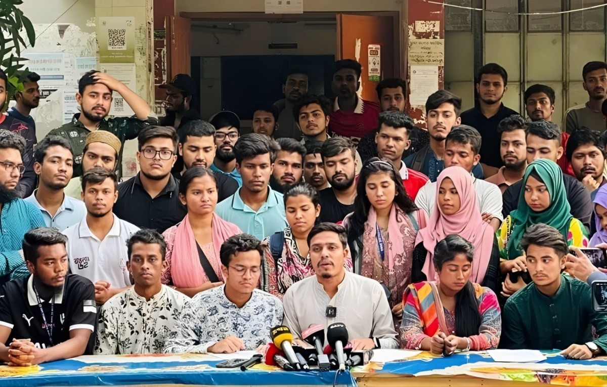 স্বতন্ত্র বিশ্ববিদ্যালয়ের দাবিতে সাত কলেজ শিক্ষার্থীদের নতুন আলটিমেটাম—রোববার থেকে টানা অবস্থান কর্মসূচি