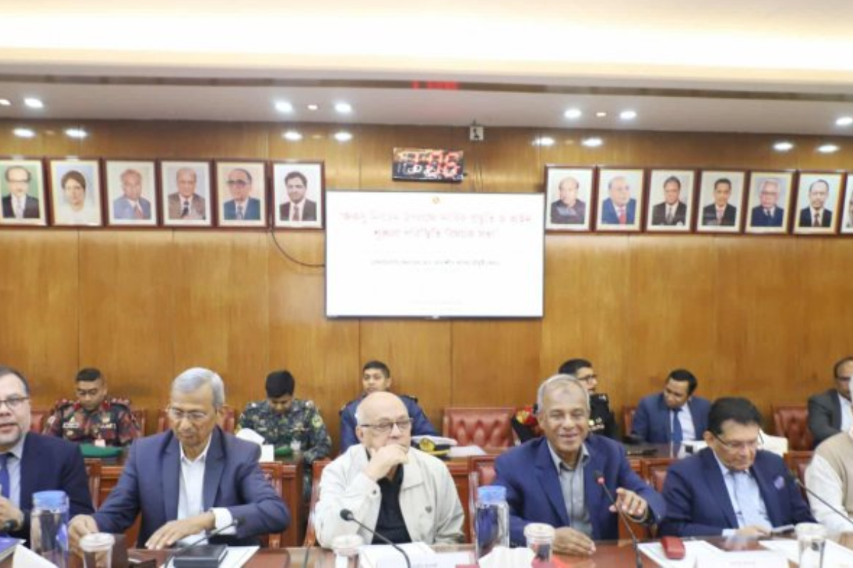 স্বরাষ্ট্র উপদেষ্টা পদত্যাগ গুজব উড়িয়ে দিয়েছেন, স্পষ্ট বার্তা