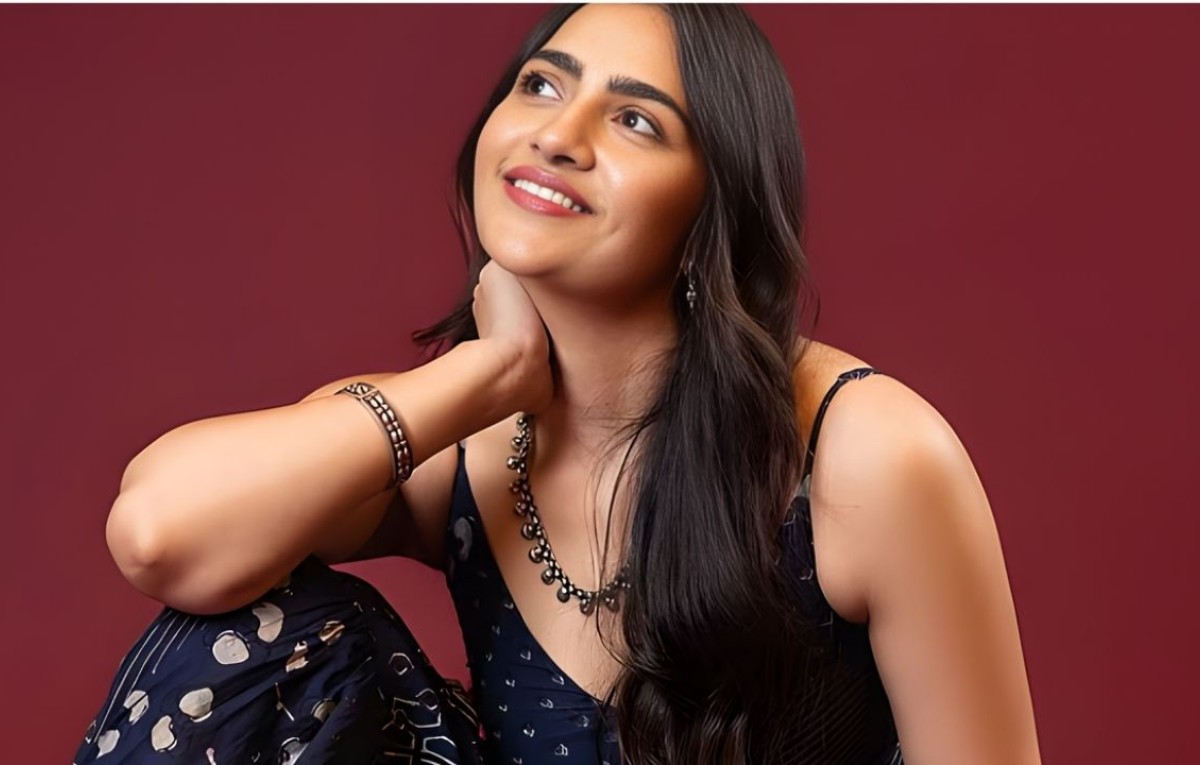 ৯০০ কোটির কানতারা কাঁপানো রুক্মিণী বসন্তের নতুন চমক