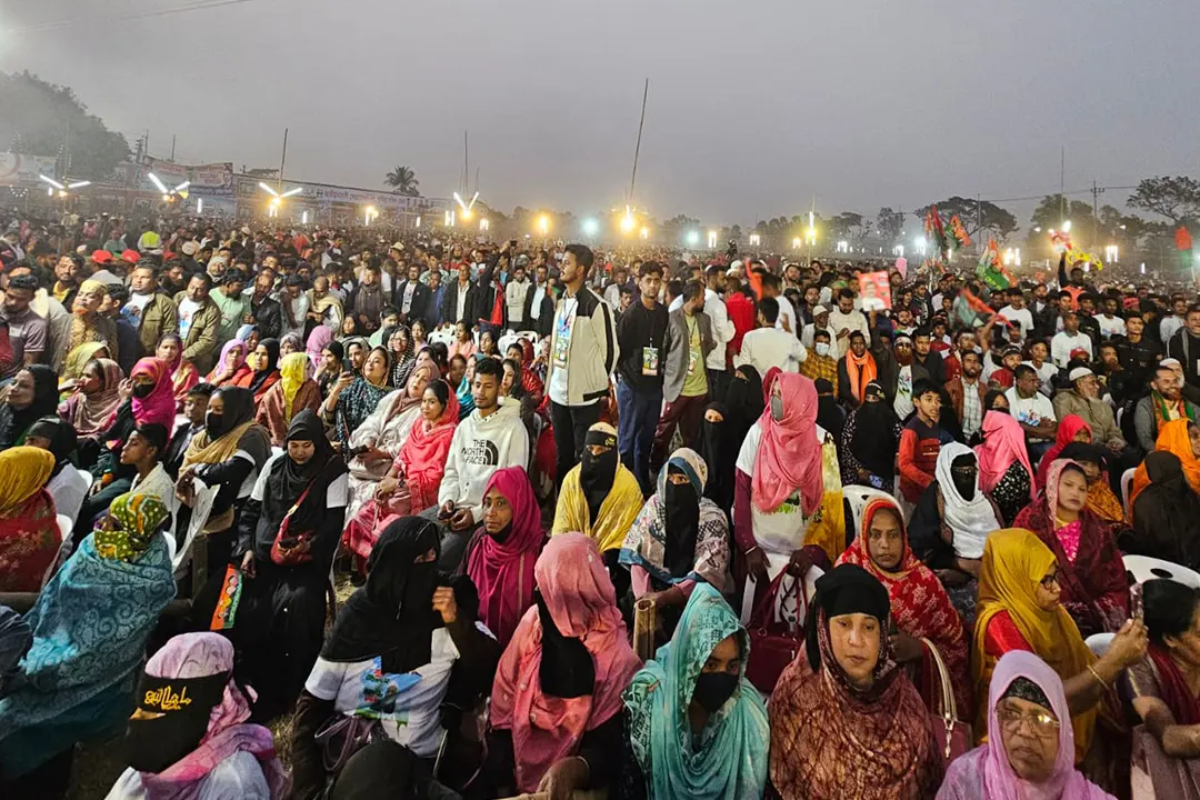 ফুলতলী মাঠ কানায় কানায় ভরে উঠেছে জনতায়, বক্তা তারেক রহমান