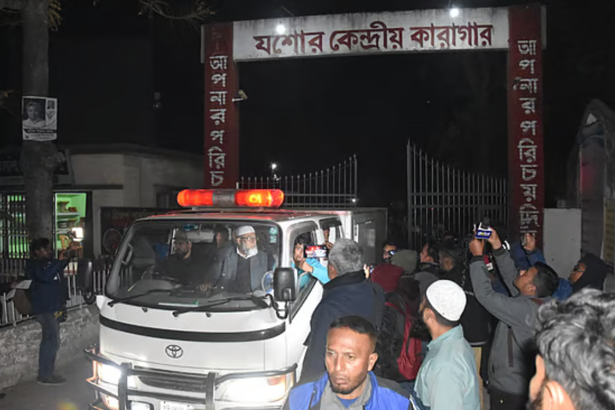 স্ত্রী-সন্তানের লাশ দেখার সুযোগ পেলেও কারাফটক থেকে প্যারোল মেলেনি ছাত্রলীগ নেতাকে