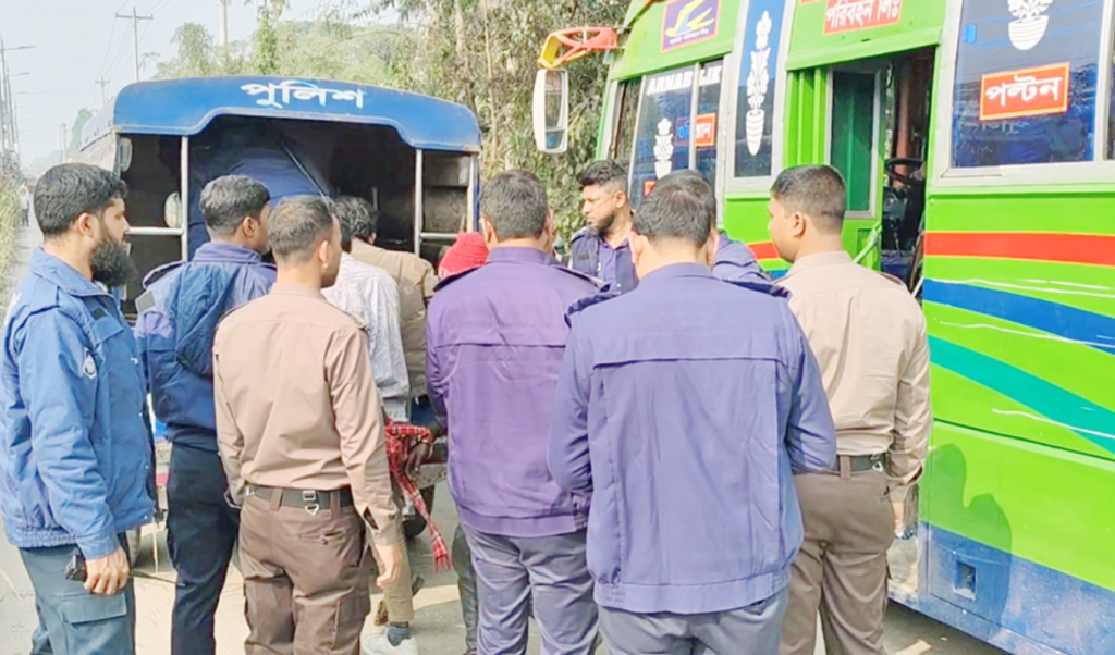 ঢাকা-টাঙ্গাইল মহাসড়কে তরুণী ধর্ষণ, তিনজন গ্রেপ্তার