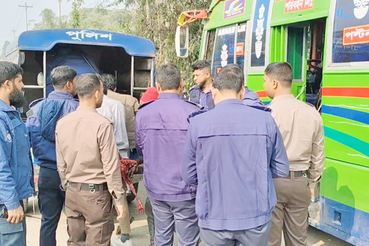 ঢাকা-টাঙ্গাইল মহাসড়কে তরুণী ধর্ষণ, তিনজন গ্রেপ্তার