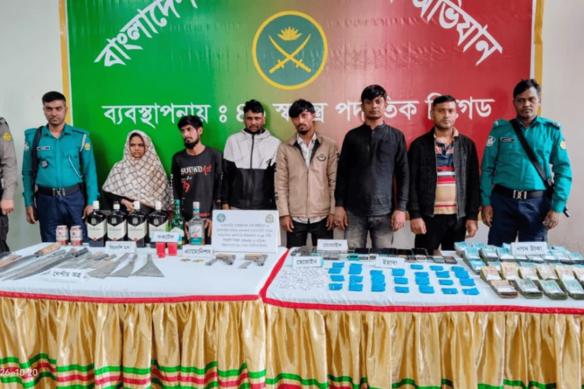 অস্ত্র, গোলাবারুদ ও নেশাজাতীয় দ্রব্যসহ ৬ জন গ্রেফতার