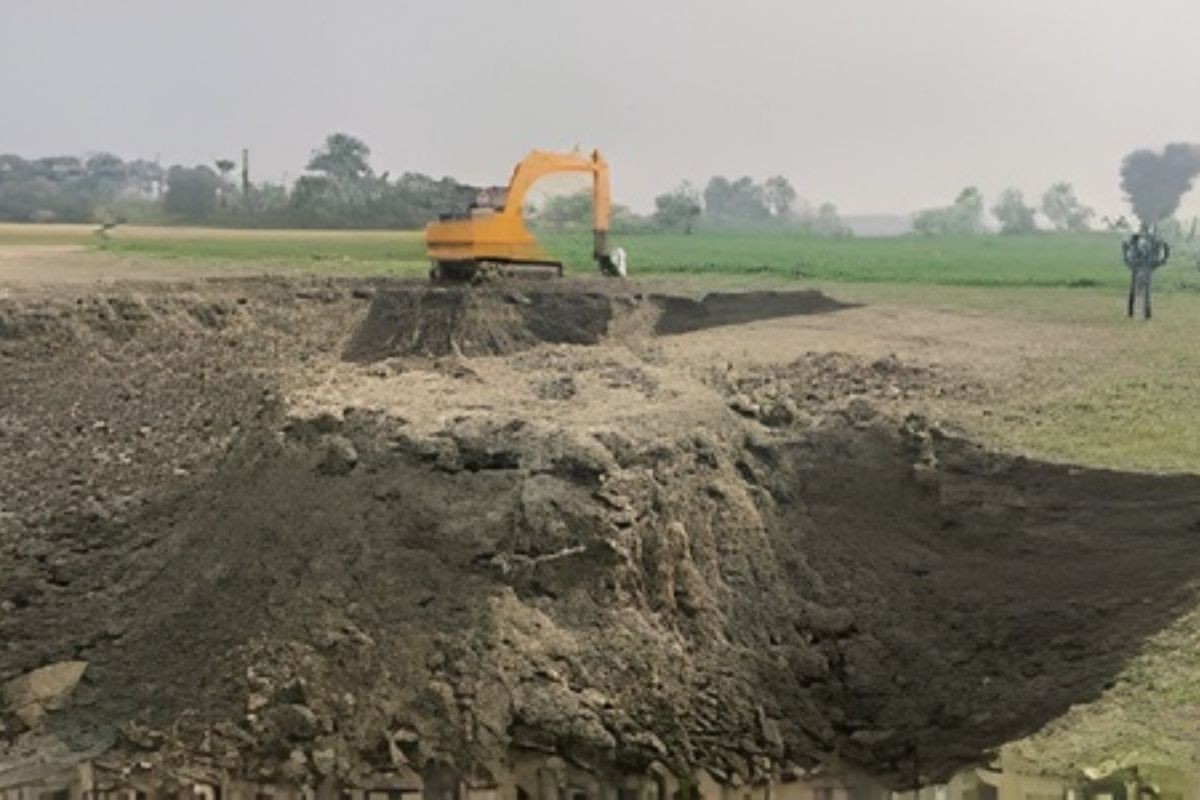 অবৈধ মাটি উত্তোলনের সরঞ্জাম জব্দ, ২২ জন আটক