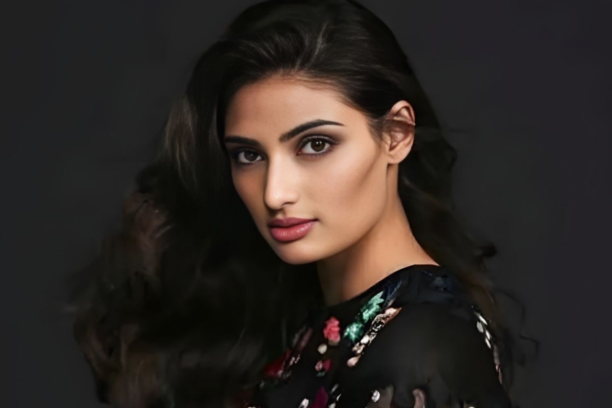 অভিনেত্রীর সই নকল করে কোটি টাকার প্রতারণার অভিযোগ
