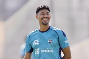 আইপিএল বিতর্কের মধ্যে মুস্তাফিজের ফেসবুক পোস্ট