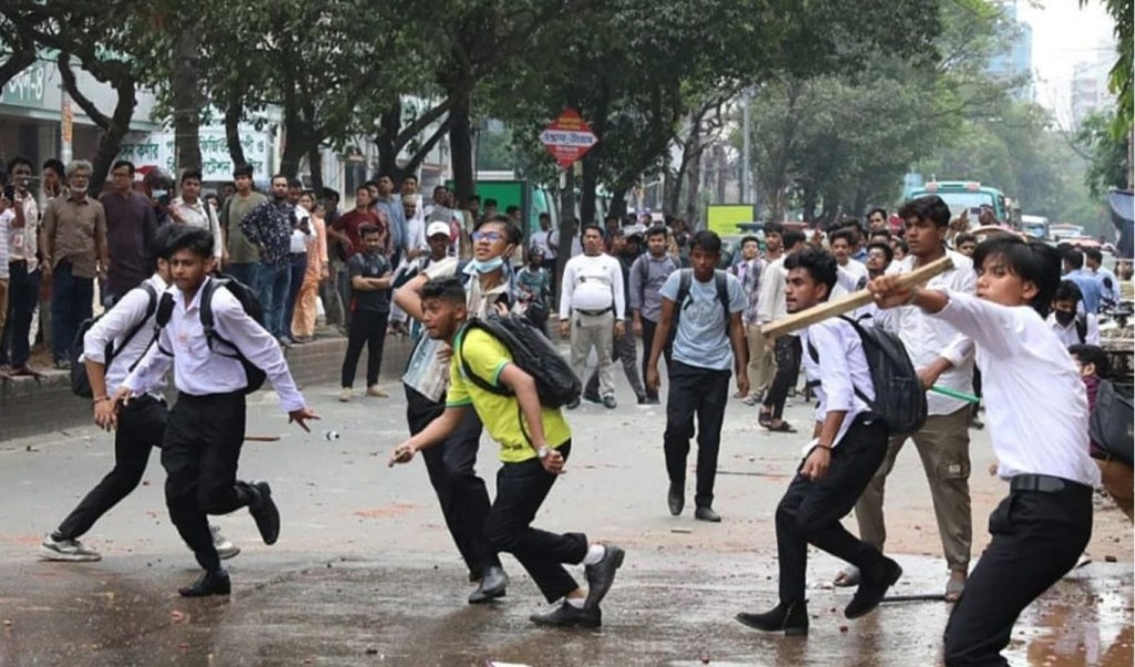 আবার সংঘর্ষে ঢাকা কলেজ ও ধানমন্ডি আইডিয়াল শিক্ষার্থী