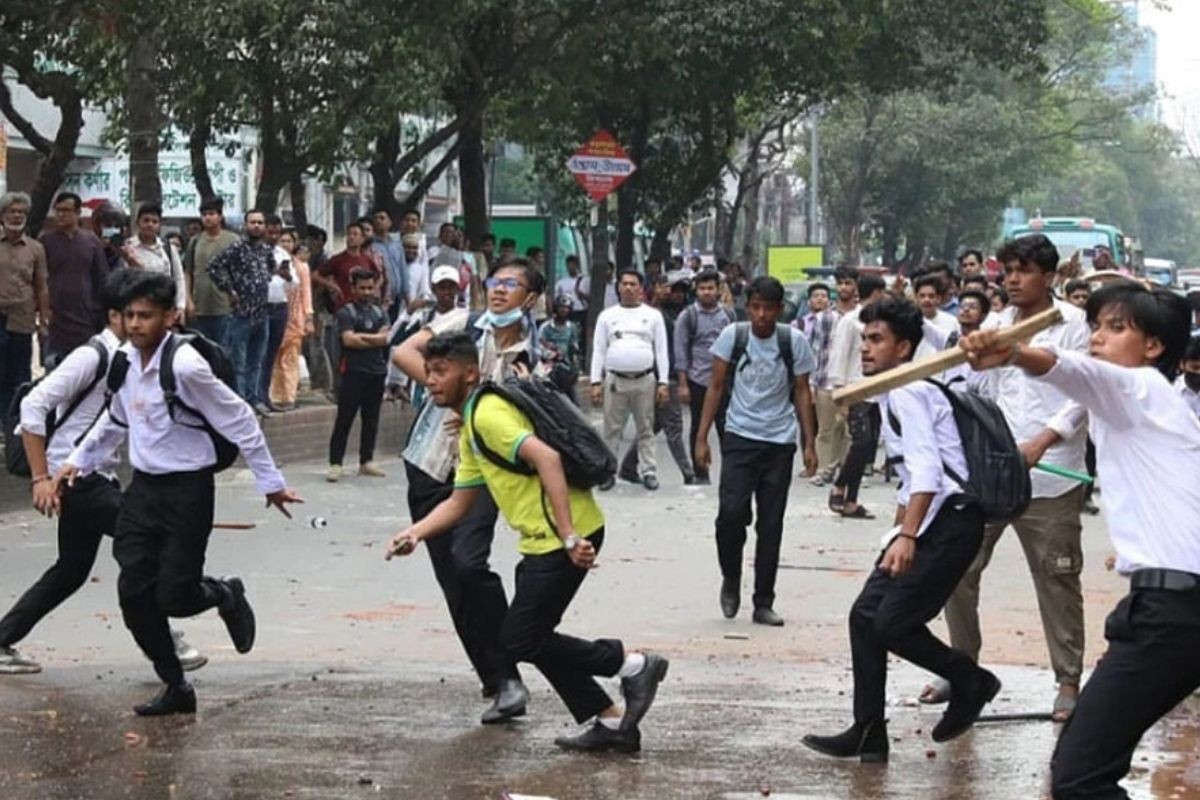 আবার সংঘর্ষে ঢাকা কলেজ ও ধানমন্ডি আইডিয়াল শিক্ষার্থী