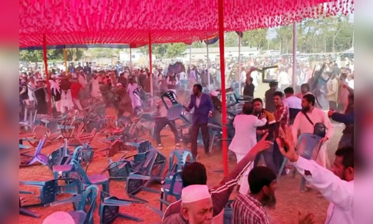 ইশতেহার পাঠ অনুষ্ঠানে বিএনপি-জামায়াত সংঘর্ষে রণক্ষেত্র ঝিনাইগাতী