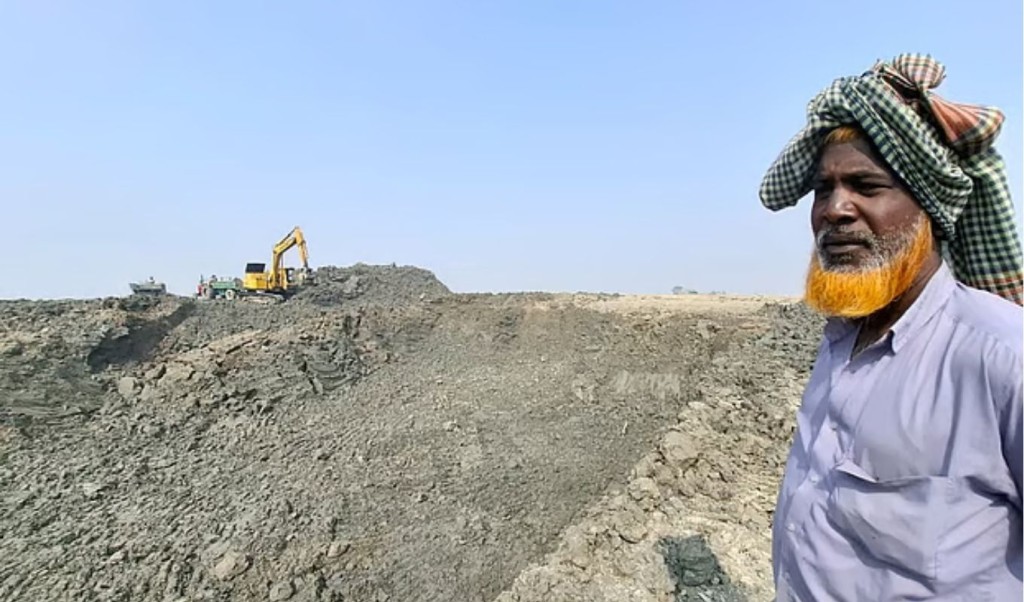 উড়িরচরে জাহাজ উদ্ধারের অবিশ্বাস্য অভিযান উড়িরচরে জাহাজ উদ্ধারের অবিশ্বাস্য অভিযান