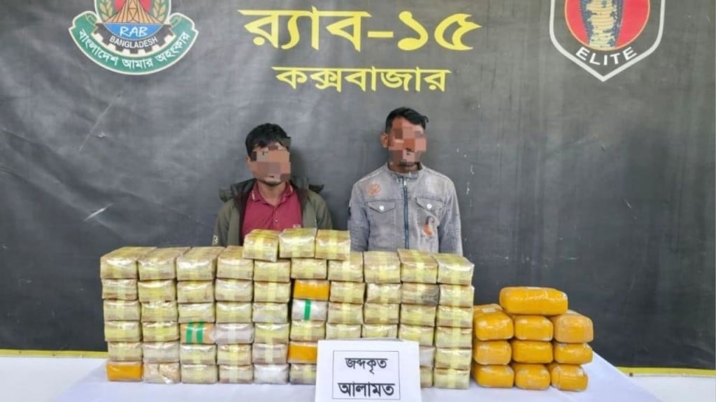 কক্সবাজারের প্যারাবনে বালিচাপা ২৪ কোটির মাদক উদ্ধার আটক ২ কক্সবাজারের প্যারাবনে বালিচাপা ২৪ কোটির মাদক উদ্ধার: আটক ২