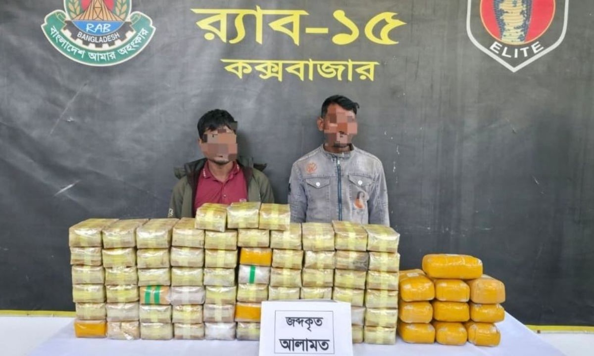কক্সবাজারের প্যারাবনে বালিচাপা ২৪ কোটির মাদক উদ্ধার: আটক ২