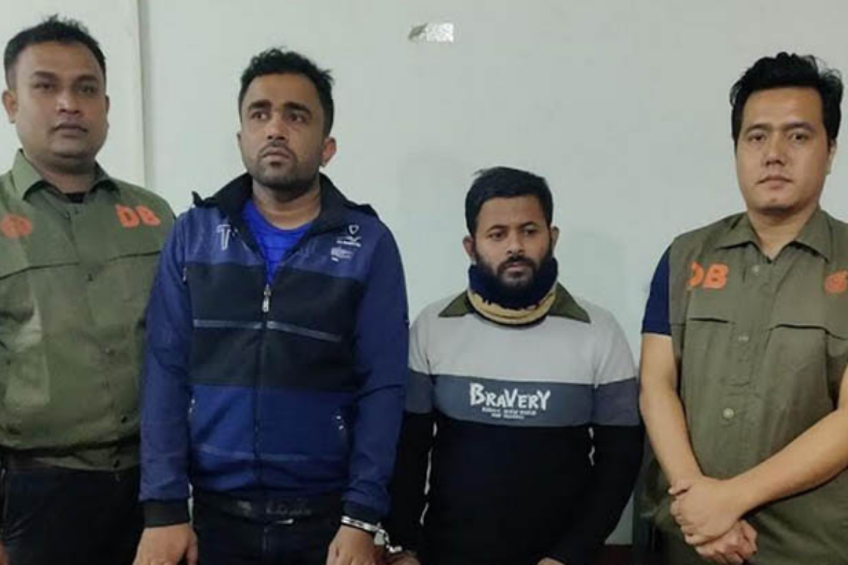 কুমিল্লায় দুই সন্ত্রাসী পিস্তলসহ গ্রেফতার