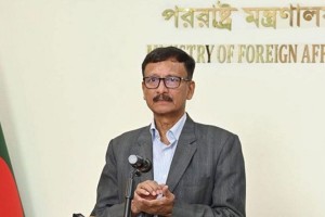 কূটনীতিকদের পরিবার সরাচ্ছে ভারত: পররাষ্ট্র উপদেষ্টার দুঃখ প্রকাশ
