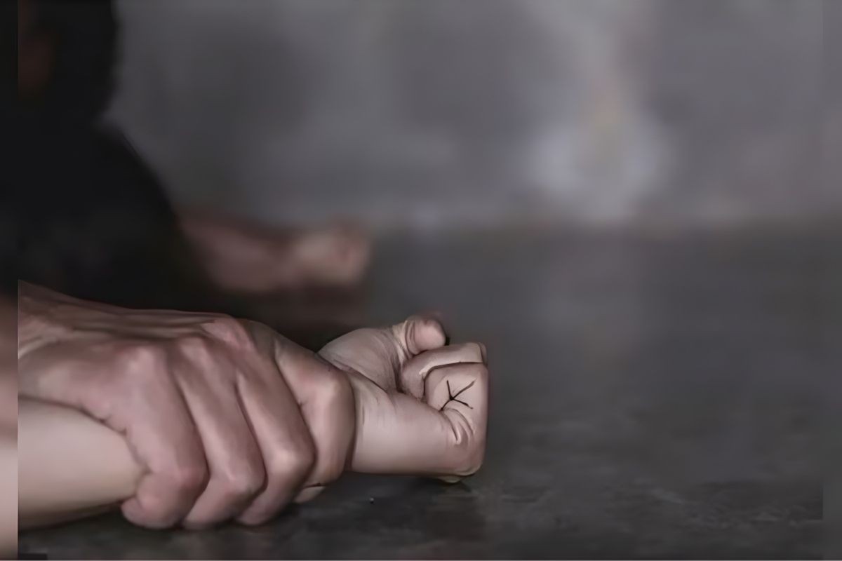 গৃহবধূকে ‘দলবদ্ধ’ ধর্ষণ,৫ জনের বিরুদ্ধে মামলা