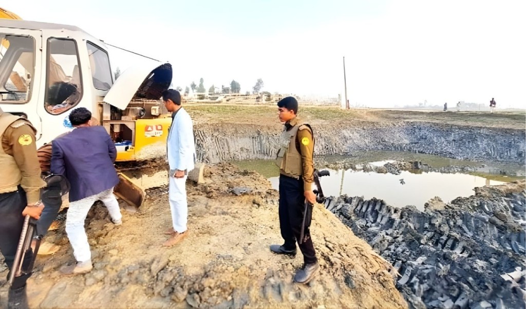 চকরিয়ায় প্রশাসনের তৎপরতায়ও থামছে না মাটি চুরি চকরিয়ায় প্রশাসনের তৎপরতায়ও থামছে না মাটি চুরি