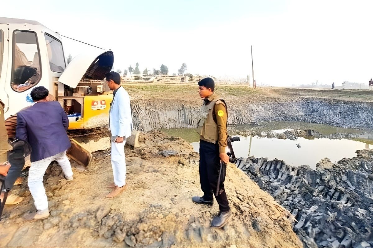 চকরিয়ায় প্রশাসনের তৎপরতায়ও থামছে না মাটি চুরি