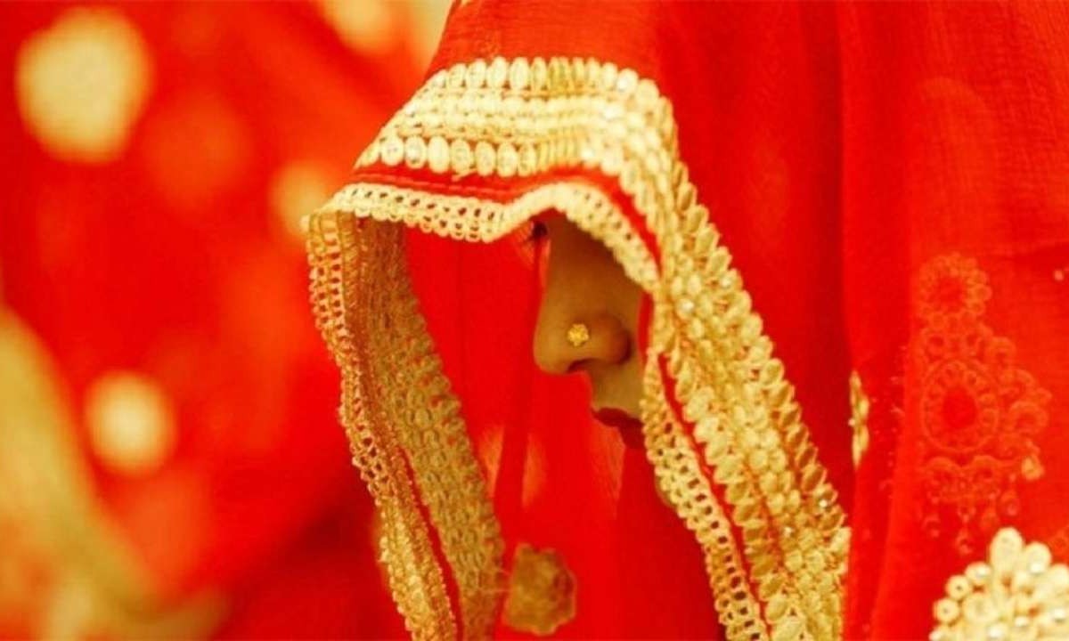 চিত্রনায়িকার সঙ্গে বিয়ের প্রলোভন: প্রতারণার শিকার বৃদ্ধ