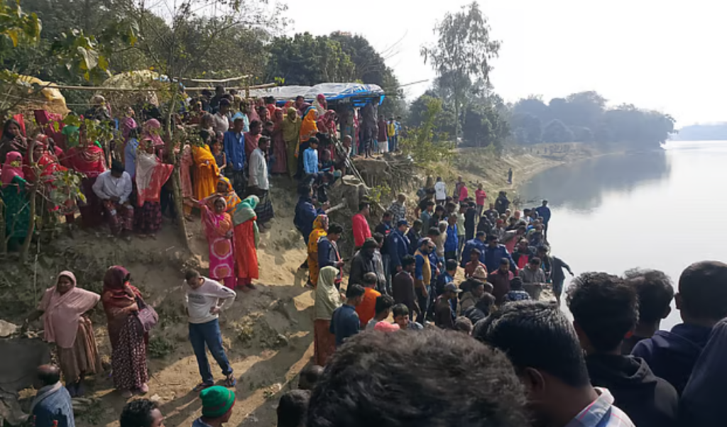 চিরিরবন্দরে আত্রাই নদে দুই তরুণের লাশ উদ্ধার 1768220190 চিরিরবন্দরে আত্রাই নদে দুই তরুণের লাশ উদ্ধার