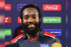 টি-টোয়েন্টি বিশ্বকাপের ঠিক আগে অ্যারন জোন্স নিষিদ্ধ