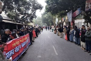 দেড় বছরে ১০০-এর বেশি গরু চুরি, এলাকাবাসীর প্রতিবাদী মানববন্ধন