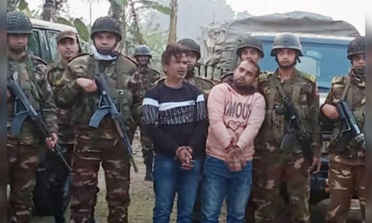 ধুনটে পিস্তল ও দেশীয় অস্ত্রসহ আটক দুই যুবক
