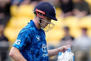 নাইটক্লাব সংঘর্ষের পর ব্রুকের ক্ষমা প্রার্থনা