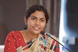 নারীর সঙ্গে বসতেও আপত্তি, কীভাবে প্রতিনিধিত্ব