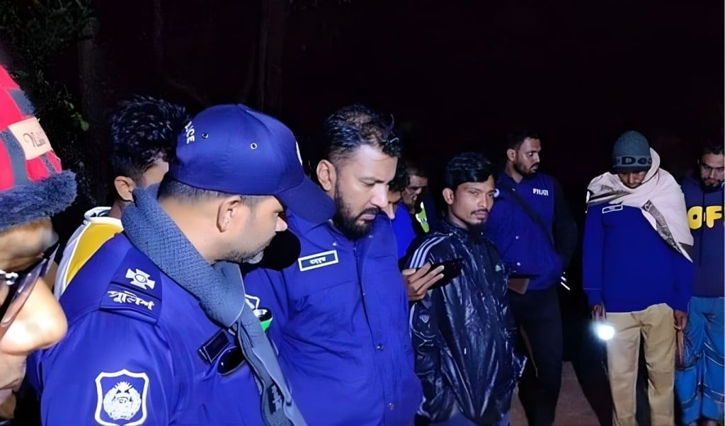 নোয়াখালীতে ডাকাত সন্দেহে যুবককে প্রকাশ্যে পিটিয়ে হত্যা নোয়াখালীতে ডাকাত সন্দেহে যুবককে প্রকাশ্যে পিটিয়ে হত্যা