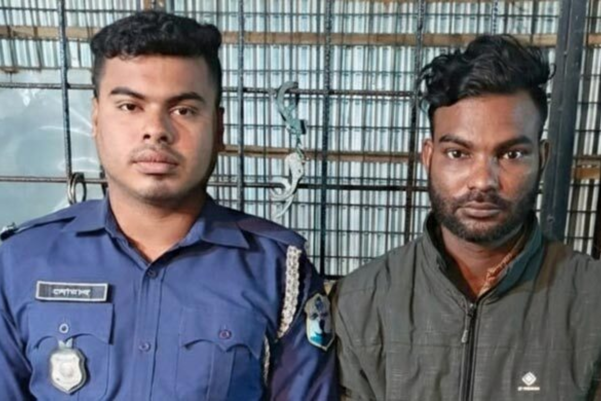 নৌ পুলিশের অভিযানে চুরি হওয়া স্পিডবোট উদ্ধার,যুবক আটক