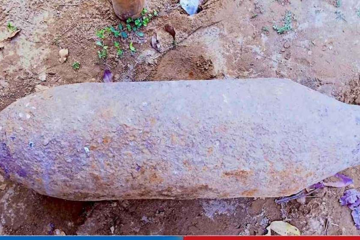 পাথর ভেবে কাপড় ধোয়া হচ্ছিল বহুদিন, পরে জানা গেল বোমা!