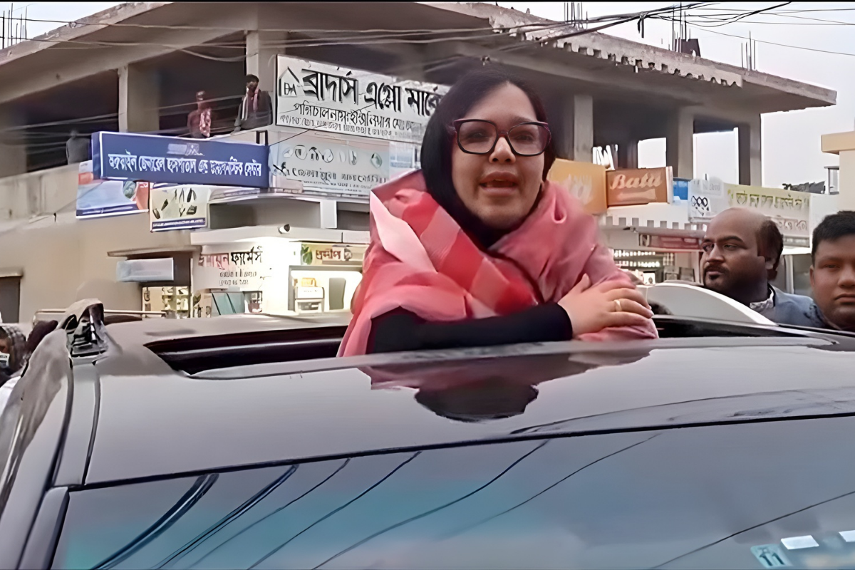 “প্রতিপক্ষ আমার স্টেজ ভেঙে দিয়েছে, গাড়িতে দাঁড়িয়ে বক্তব্য দিচ্ছি”