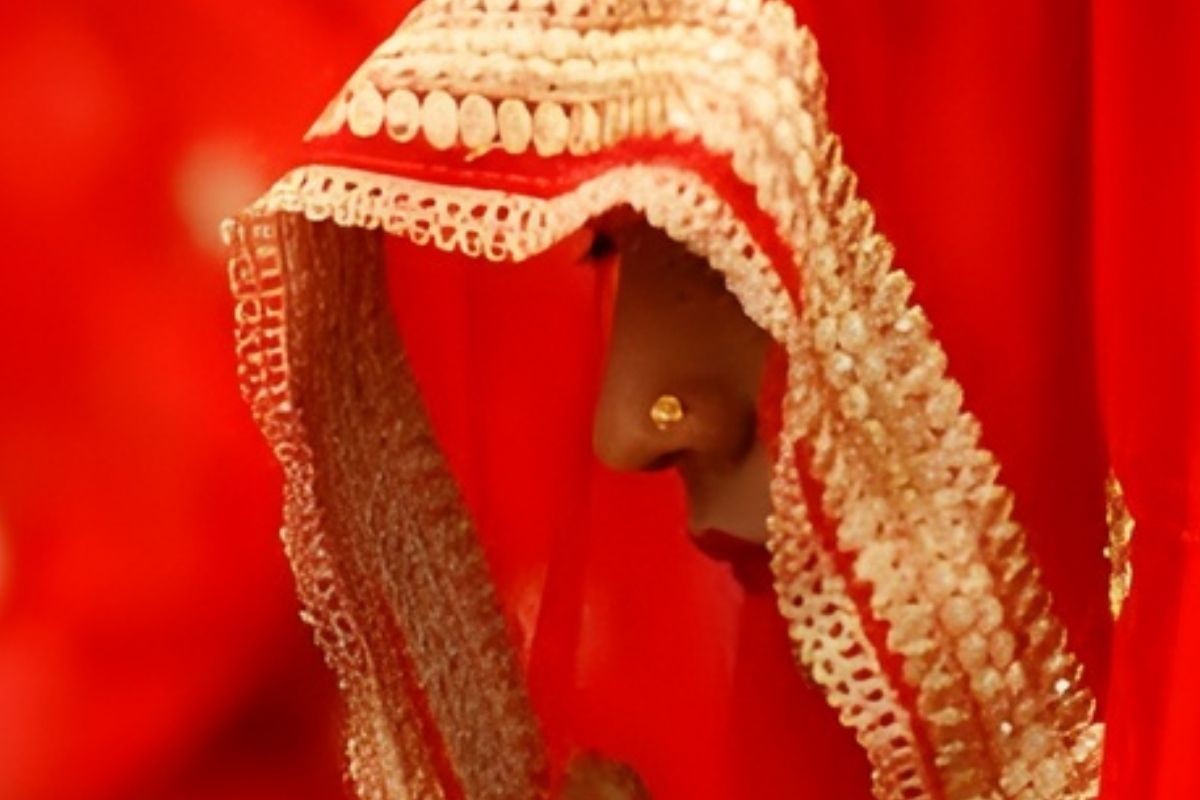 বর-কনের বাসর রাত: মুখ ধোয়ার পরই চমক, বিয়ে আদালতে