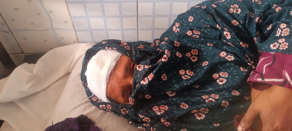 বাউফলে ডাকাতি করতে ব্যর্থ হয়ে স্কুল শিক্ষক ও কন্যাকে কুপিয়ে জখম বাউফলে ডাকাতি করতে ব্যর্থ হয়ে স্কুল শিক্ষক ও কন্যাকে কুপিয়ে জখম