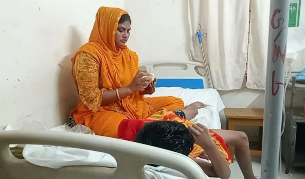 বাগানে ফেলে রাখা ব্যাগে বোমা বিস্ফোরণ আহত ছাত্র বাগানে ফেলে রাখা ব্যাগে বোমা বিস্ফোরণ, আহত ছাত্র