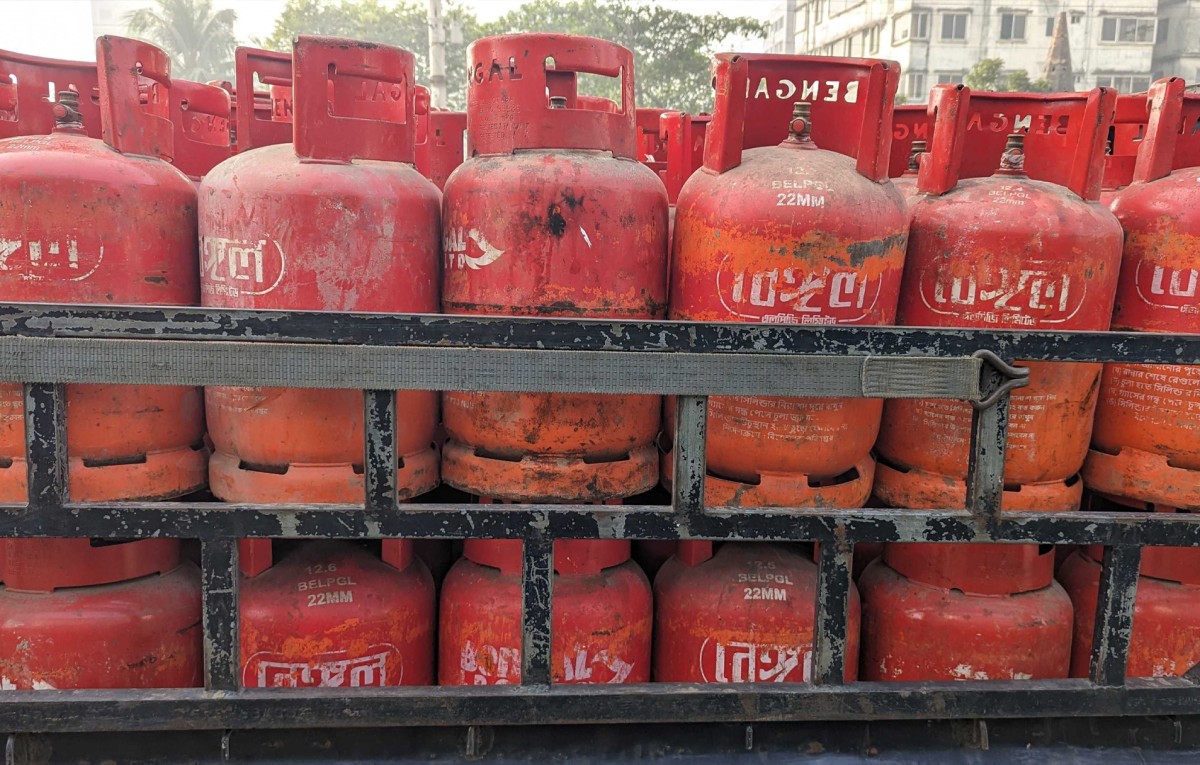 বাজারে এলপি গ্যাসের দাম বেড়ে গেল
