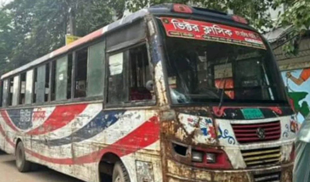 ভিক্টর ক্লাসিক বাসে নারীকে ধর্ষণের হুমকিচালক সহকারী আটক 1767453933 ভিক্টর ক্লাসিক বাসে নারীকে ধর্ষণের হুমকি,চালক-সহকারী আটক