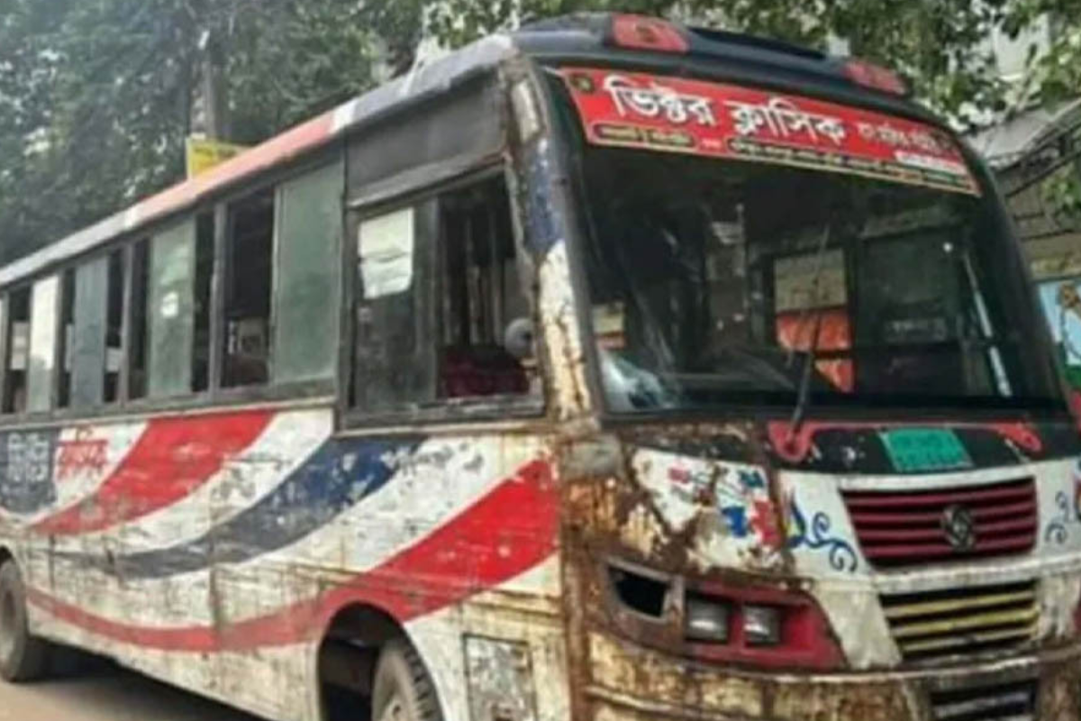 ভিক্টর ক্লাসিক বাসে নারীকে ধর্ষণের হুমকি,চালক-সহকারী আটক