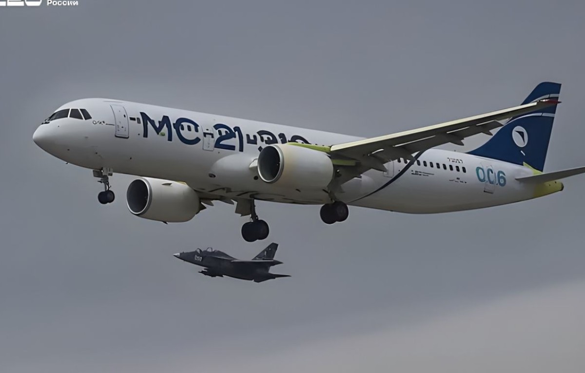 মধ্যপ্রাচ্যে তীব্র উত্তেজনা: ইসরায়েল থেকে রুশ কর্মকর্তাদের জরুরি প্রত্যাহার