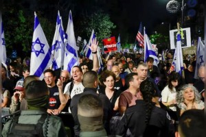 মধ্যপ্রাচ্যে যুদ্ধের মেঘ: ইসরায়েল ভ্রমণে মার্কিন-ব্রিটিশ সতর্কতা