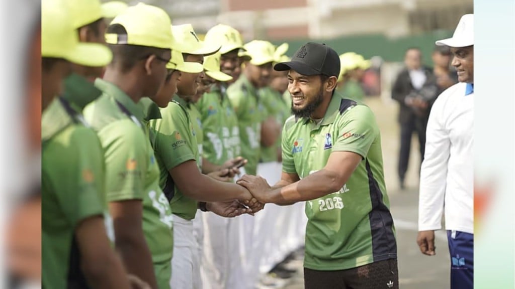 মাইলস্টোন স্পোর্টস ফেস্টিভ্যালে শিক্ষার্থীদের অনুপ্রেরণা জোগালেন মুশফিকুর রহিম মাইলস্টোন স্পোর্টস ফেস্টিভ্যালে শিক্ষার্থীদের অনুপ্রেরণা জোগালেন মুশফিকুর রহিম