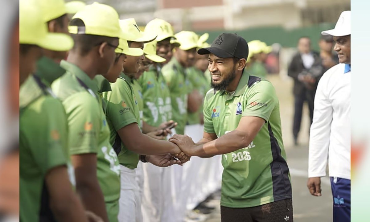 মাইলস্টোন স্পোর্টস ফেস্টিভ্যালে শিক্ষার্থীদের অনুপ্রেরণা জোগালেন মুশফিকুর রহিম