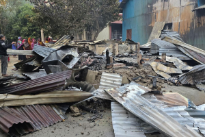 মাদারীপুরে সংঘর্ষ, ১৩ বসতবাড়িতে অগ্নিসংযোগে ৫ আহত