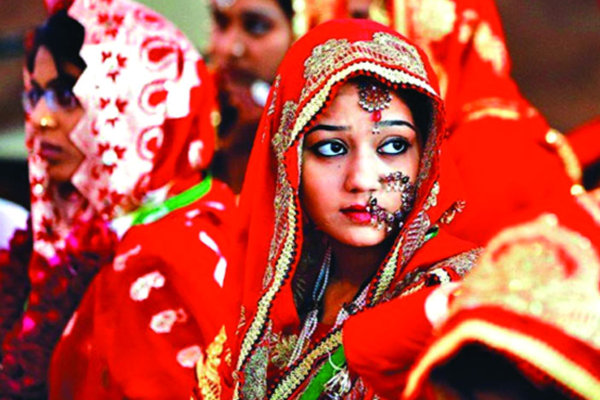 মায়ের ফোনকলে থামল কিশোরীর বাল্য-বিবাহের আয়োজন