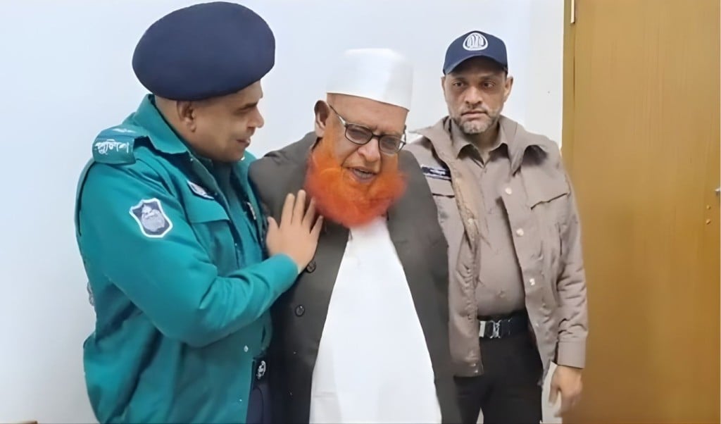 মৃত্যুদণ্ডপ্রাপ্ত পলাতক আসামি আবুল কালাম আজাদ আত্মসমর্পণ করলেন